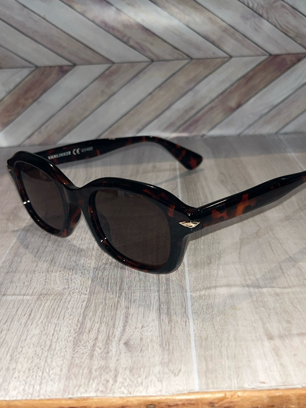 Vanlinker Tortoiseshell Women's Sunglasses